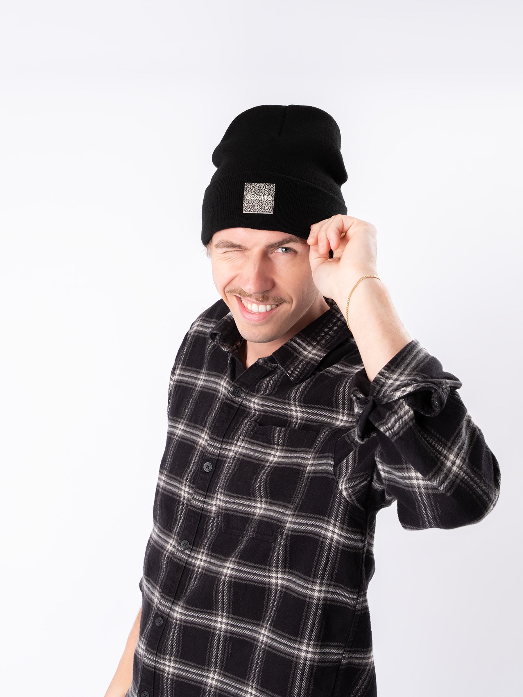 #farbe_Leo-Black