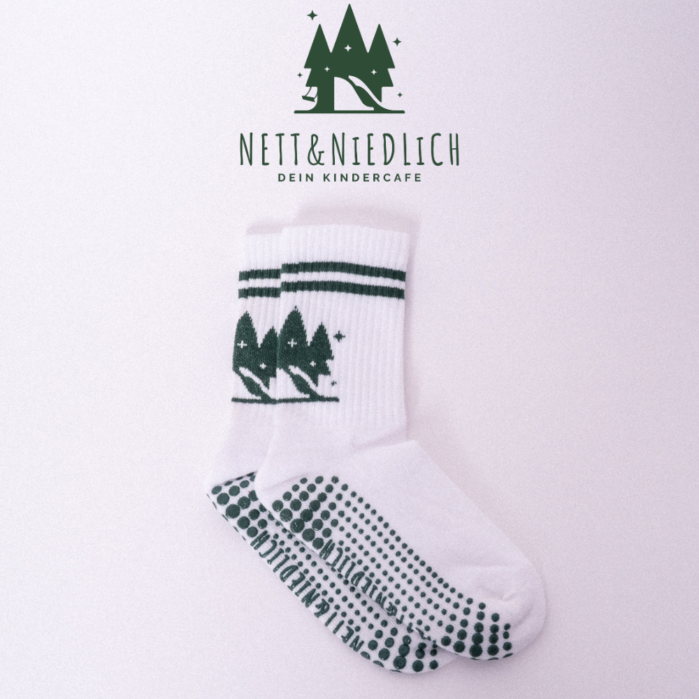NETT&NiEDLiCH Kindercafè - Liebevolle Stoppersocken mit Logo